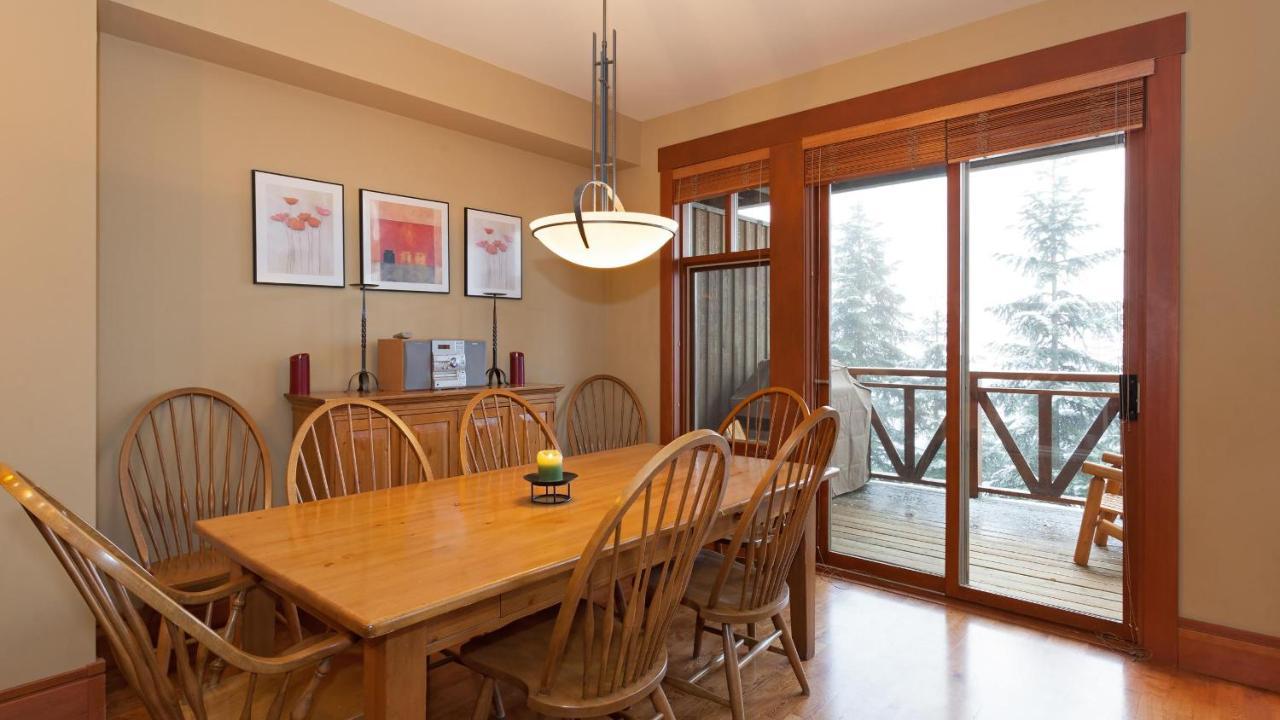 Taluswood The Heights 18 | Mountainside Townhome W/ Ski Access, Hot Tub, Tranquil Views Whistler Exterior photo