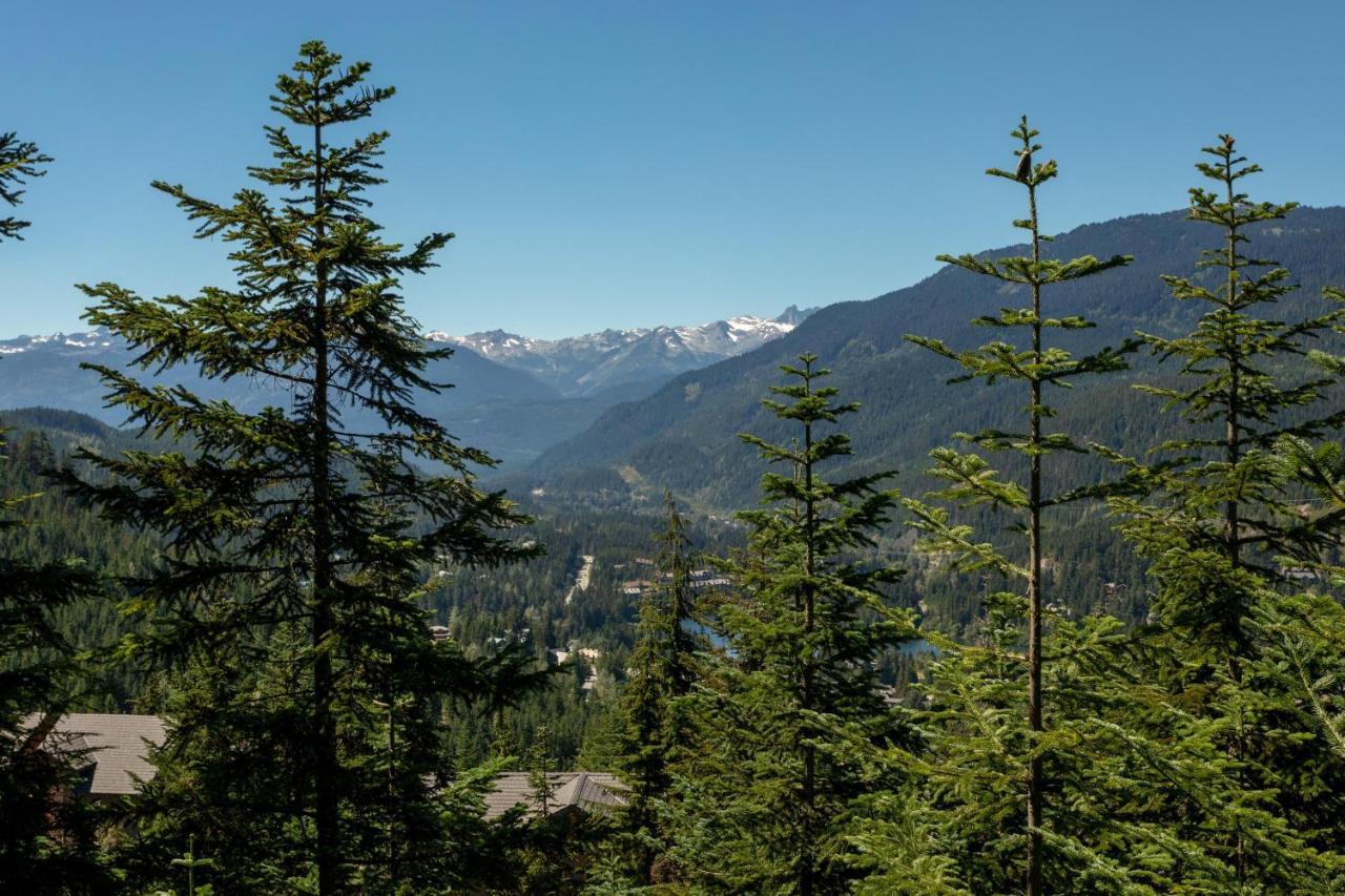 Taluswood The Heights 18 | Mountainside Townhome W/ Ski Access, Hot Tub, Tranquil Views Whistler Exterior photo