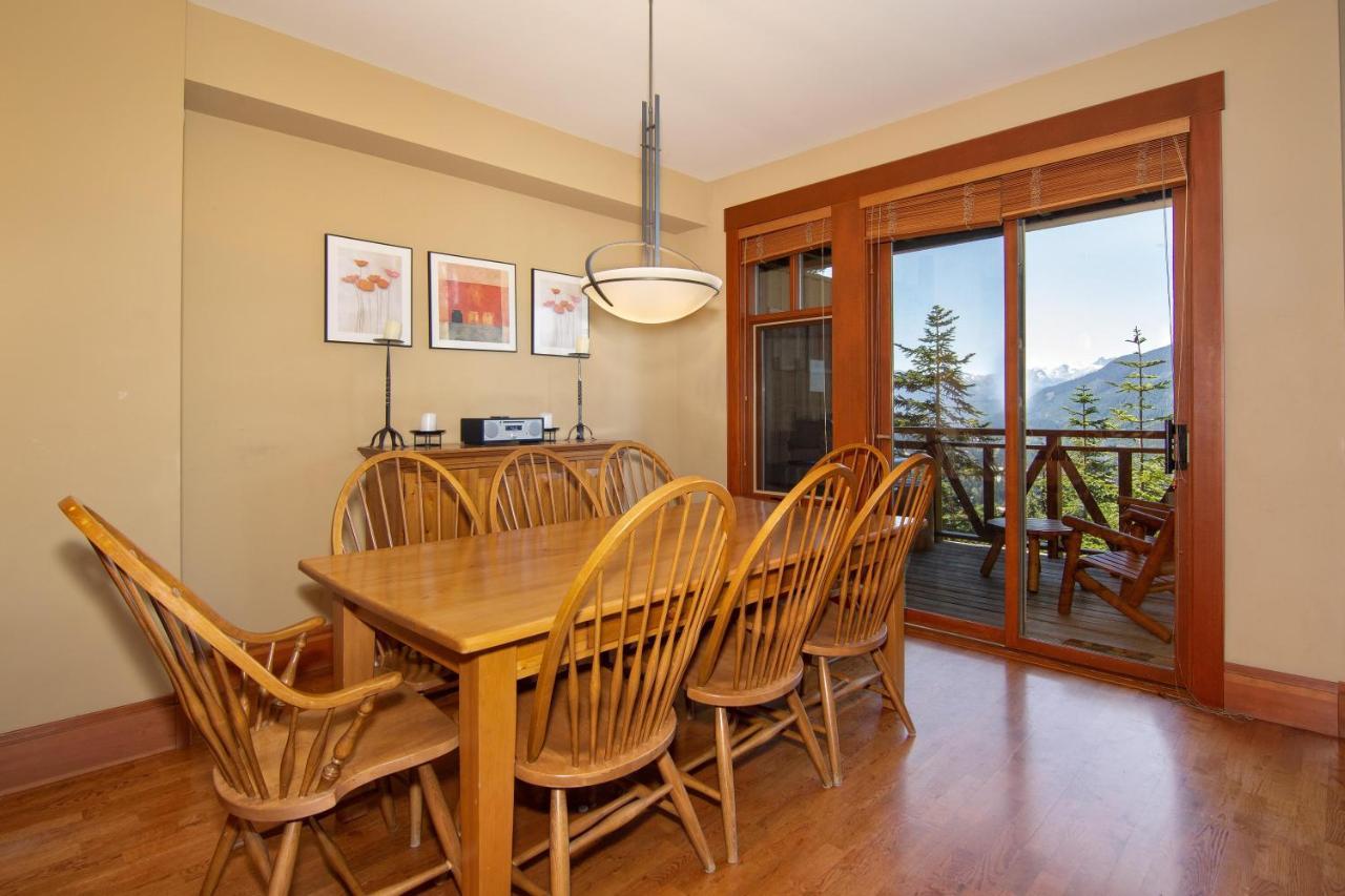 Taluswood The Heights 18 | Mountainside Townhome W/ Ski Access, Hot Tub, Tranquil Views Whistler Exterior photo