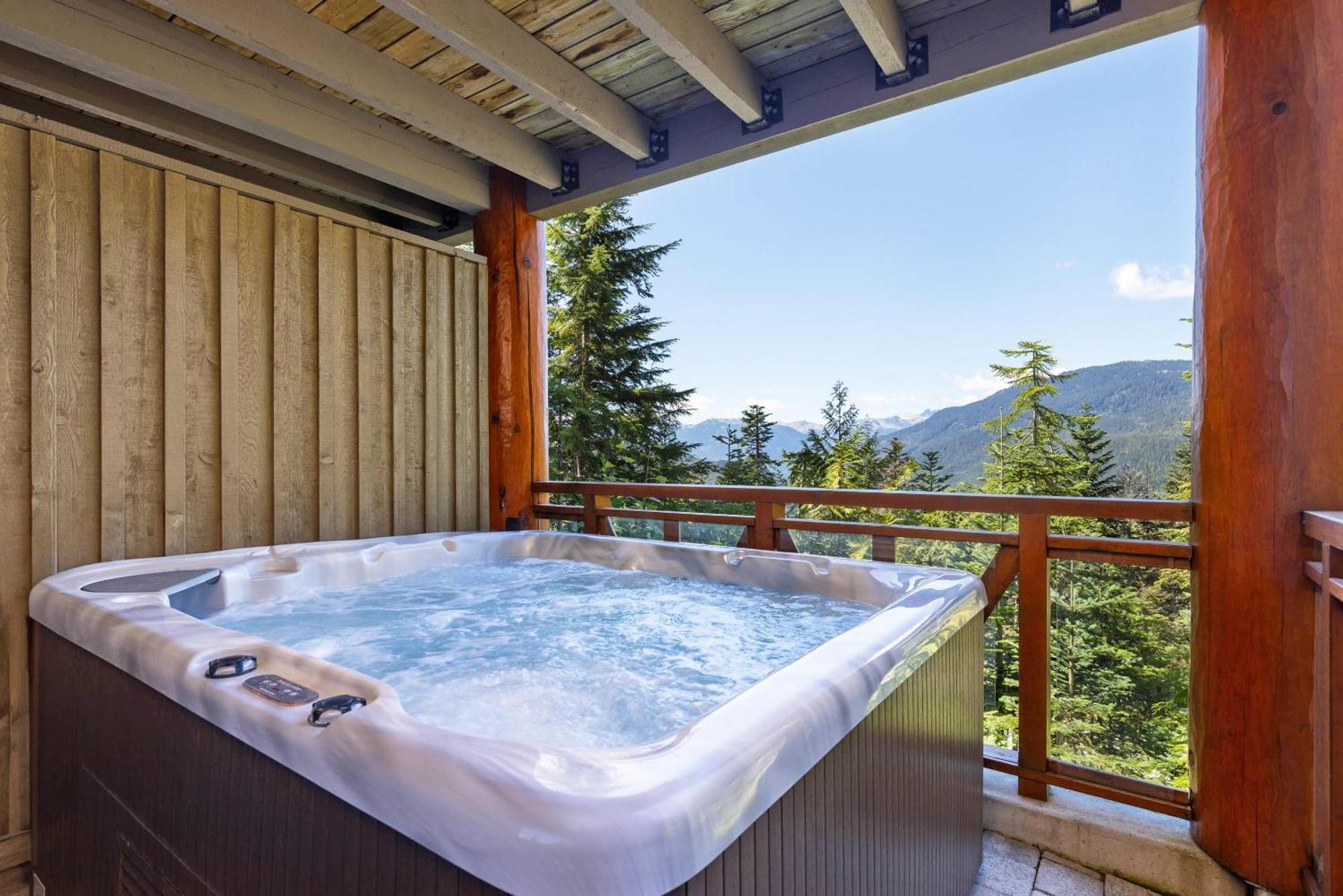 Taluswood The Heights 18 | Mountainside Townhome W/ Ski Access, Hot Tub, Tranquil Views Whistler Exterior photo