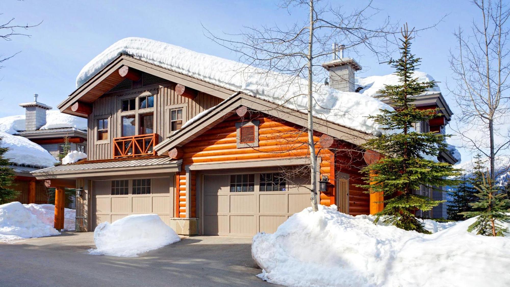Taluswood The Heights 18 | Mountainside Townhome W/ Ski Access, Hot Tub, Tranquil Views Whistler Exterior photo